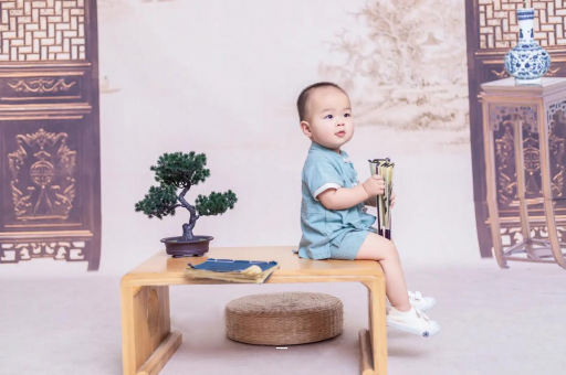 柳林宝宝几个月可以笑出声 柳林宝宝几个月可以笑出声