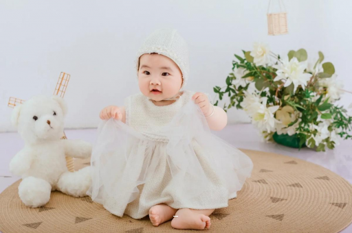 柳林宝宝几个月抬头